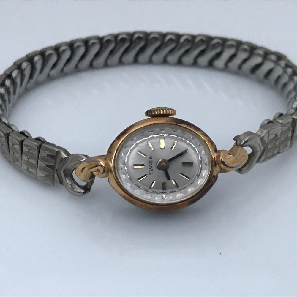 Vintage Timex Ladies Watch Hand Winding Expandable - Picture 1 of 8